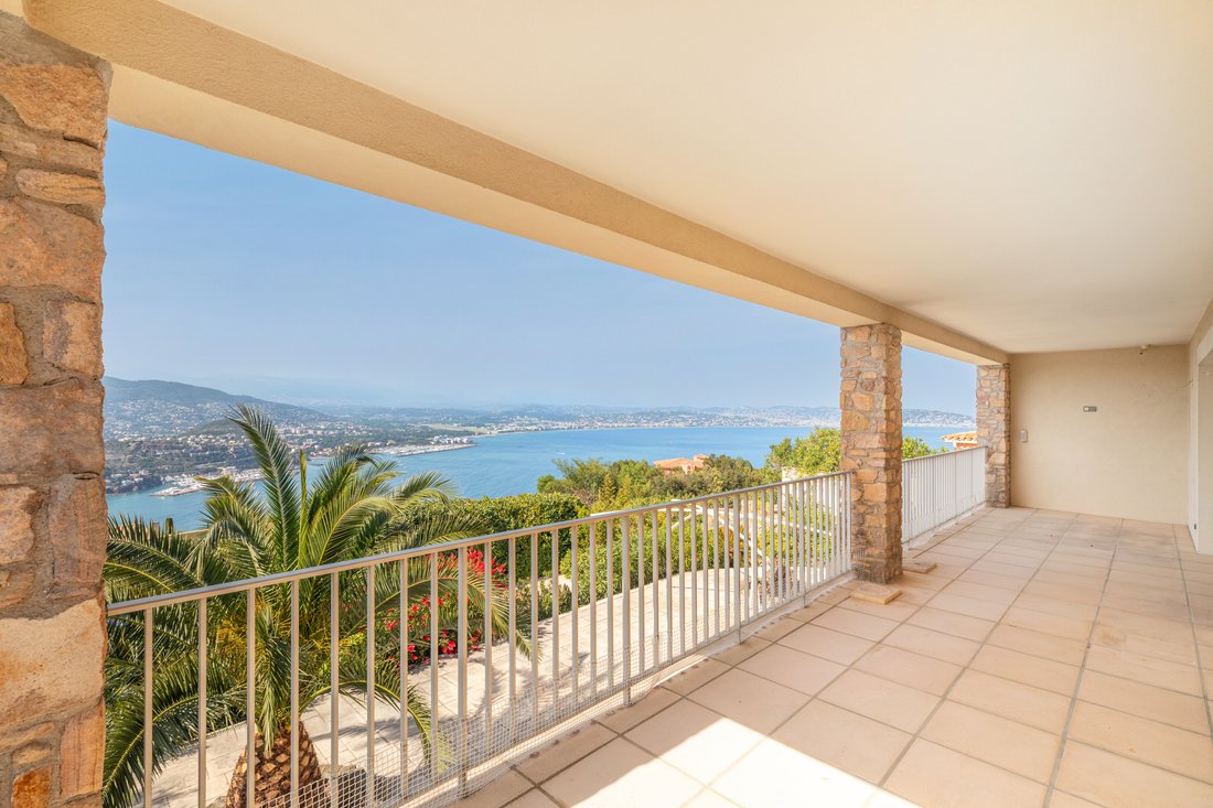 House in Théoule-sur-Mer, Provence-Alpes-Côte d'Azur, France 4 - 17853079