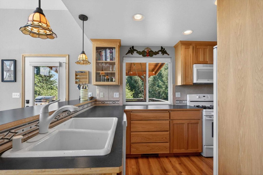 House in Mossyrock, Washington, United States 3 - 17852711