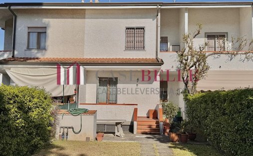 Country House in Tonfano, Pietrasanta, Italy 1