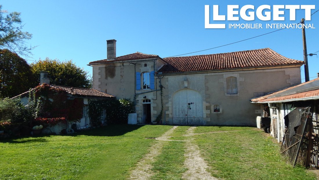 Farm Ranch in Ronsenac, Nouvelle-Aquitaine, France 2 - 16571377