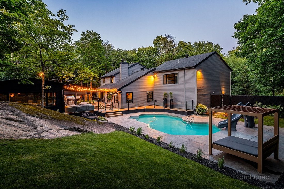 House in Saint-Sauveur, Quebec, Canada 3 - 17856026