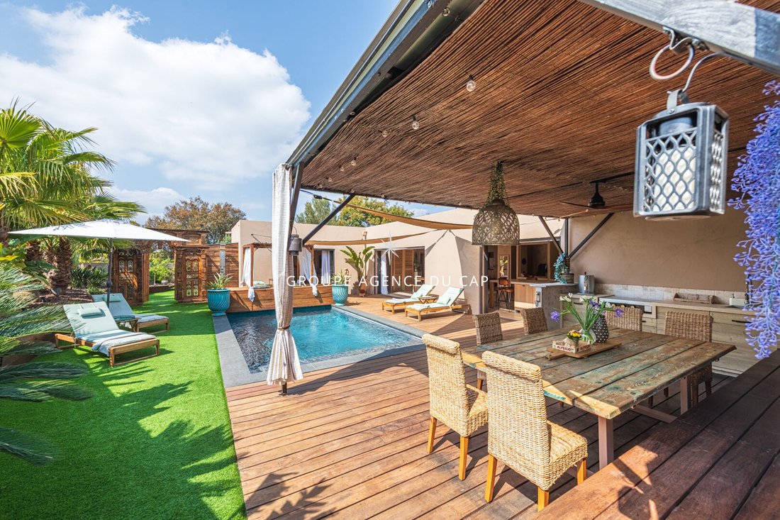 Villa in Tour de Mare, Frejus, France 1 - 17856204