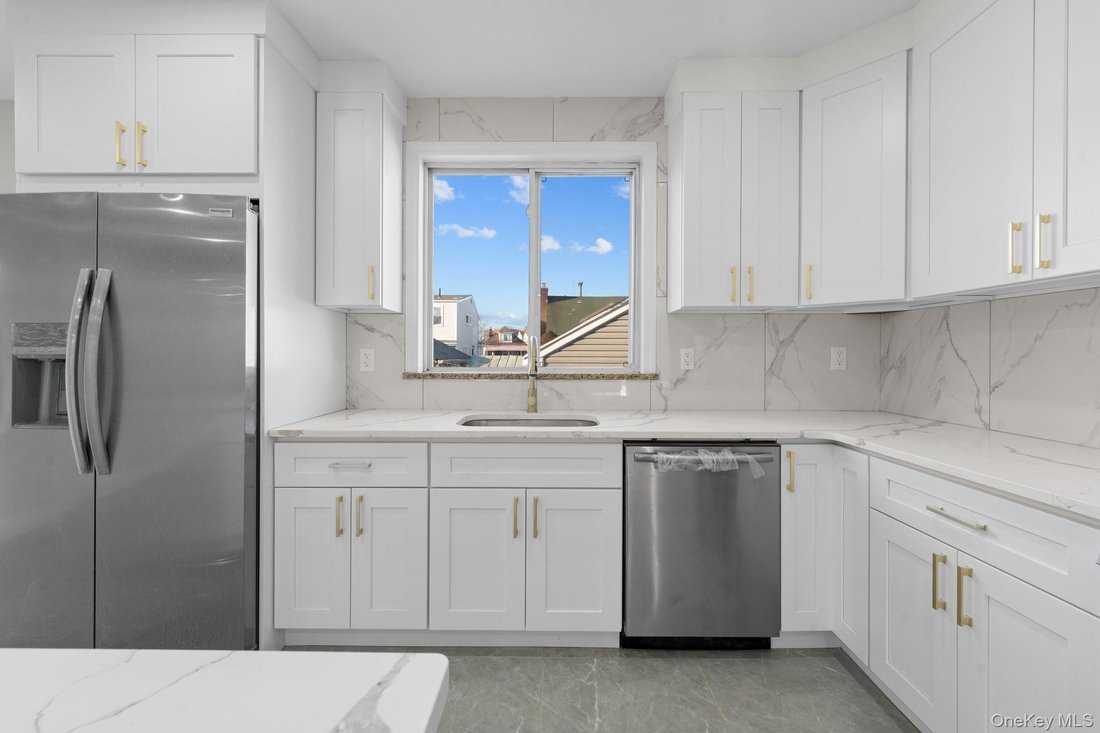 House in New York, New York, United States 5 - 17854936