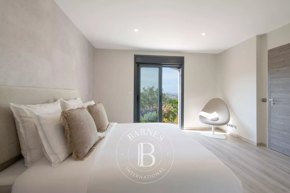 Villa in Nartelle-Noyer-Bellevue-bd des Sardinaux, Sainte-Maxime, France 4 - 11980685