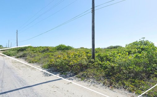 Land in Dixons, San Salvador, Bahamas 1