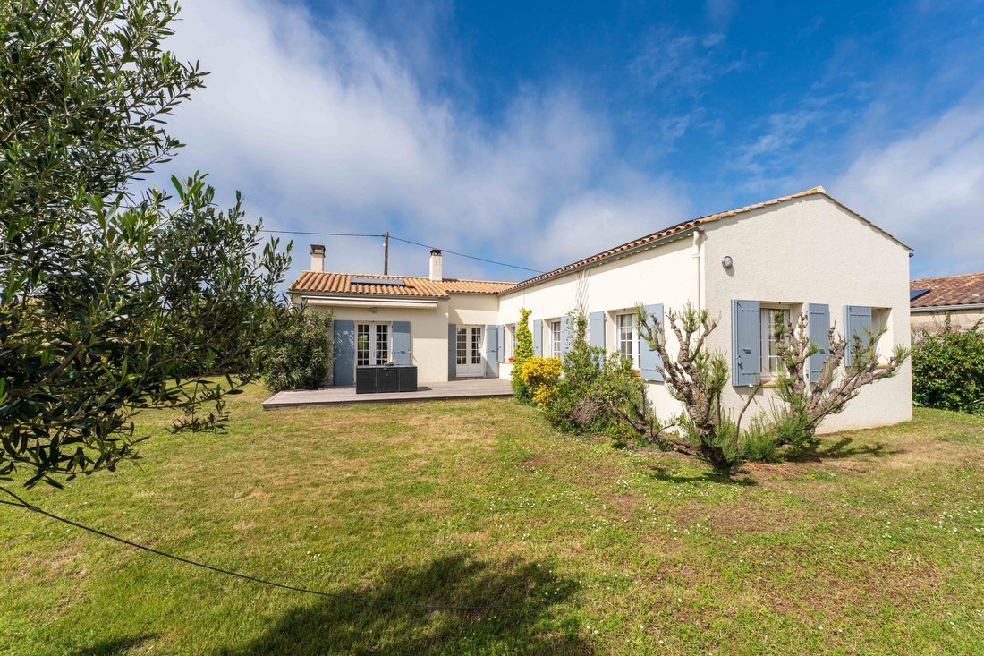 House in Saint-Pierre-d'Oléron, Nouvelle-Aquitaine, France 1 - 17856019
