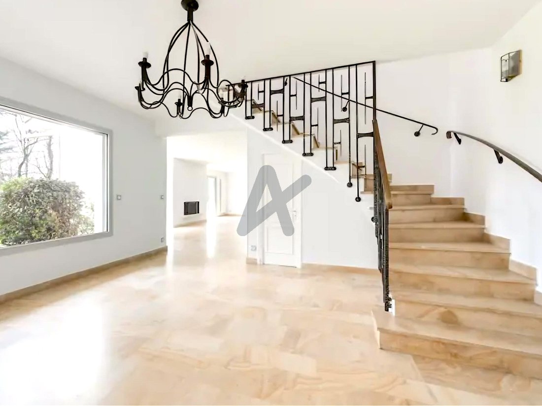 Villa in Saint-Cyr-au-Mont-d'Or, Auvergne-Rhône-Alpes, France 2 - 17852649