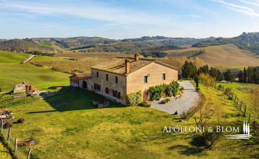 House in Asciano, Tuscany, Italy 1