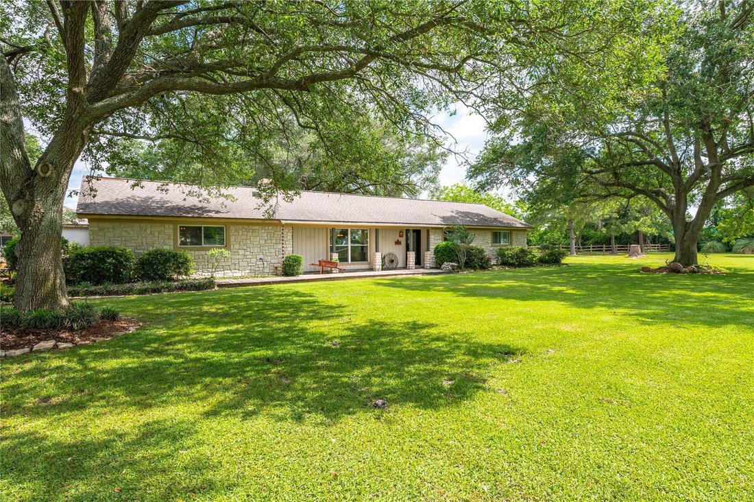 House in Alvin, Texas, United States 2 - 17855091