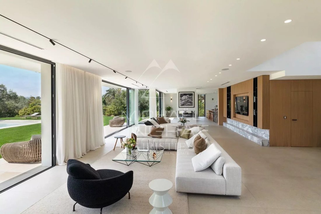 Villa in Antibes, Provence-Alpes-Côte d'Azur, France 4 - 17853225