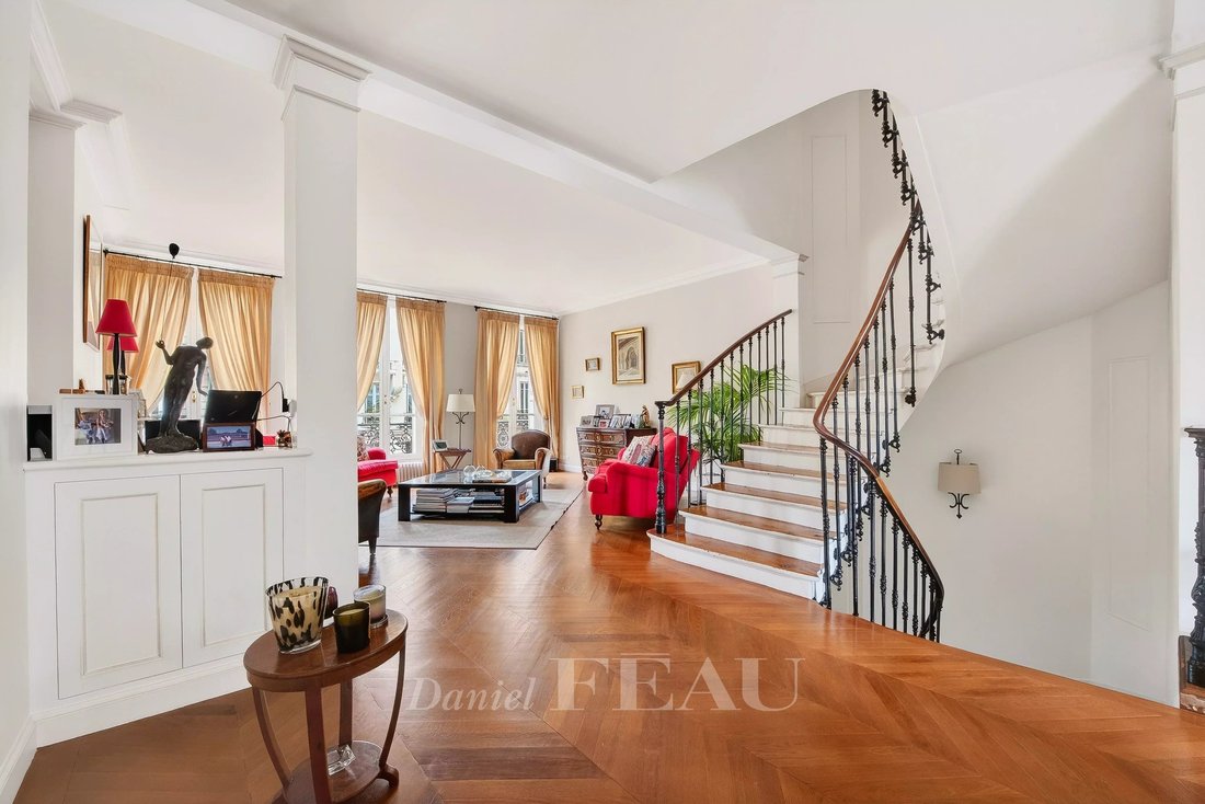 Estate in Courcelles-Wagram, Paris 17e Arrondissement, Paris 2 - 17853091
