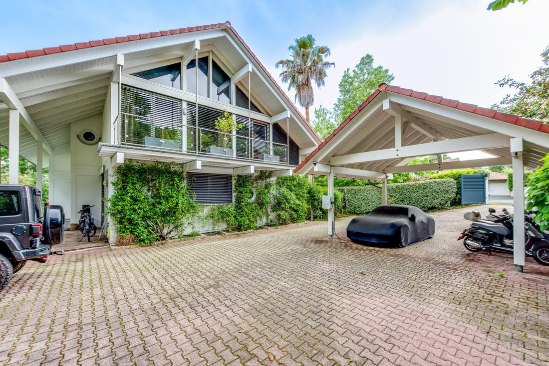 Villa in Anglet, Nouvelle-Aquitaine, France 2 - 17429396
