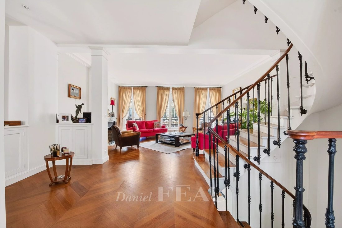 Estate in Courcelles-Wagram, Paris 17e Arrondissement, Paris 5 - 17853091