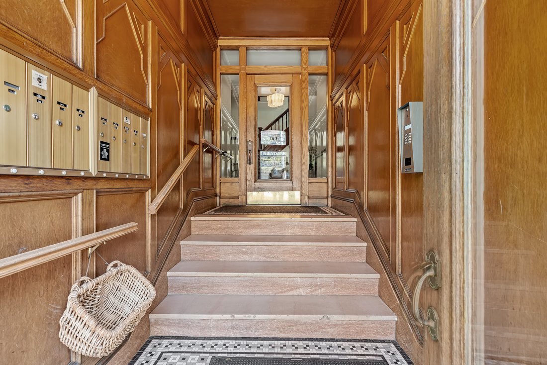 Condo in Brookline, Massachusetts, United States 2 - 17857300