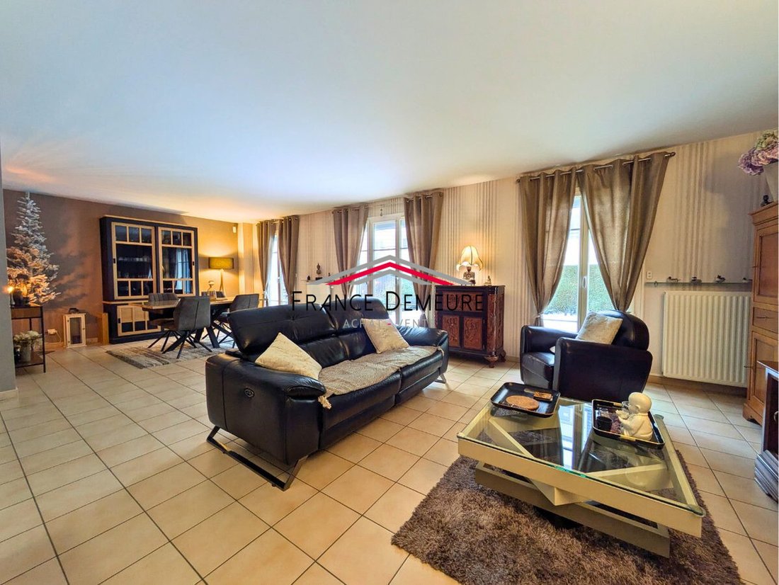 House in Le Plessis-Bouchard, Ile-de-France, France 3 - 17857263