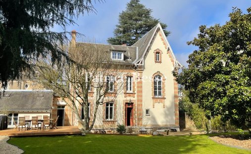 House in Université-Ribay-Ardriers, Le Mans, France 1