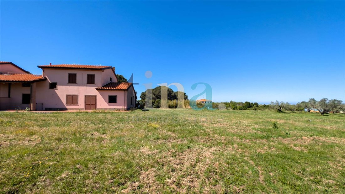 Villa in Cecina Centro, Cecina, Tuscany 2 - 17851669