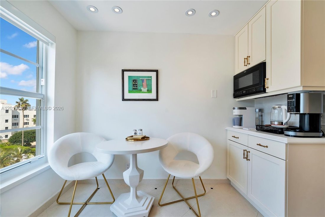 Condo in Miami Beach, Florida, United States 5 - 17852795