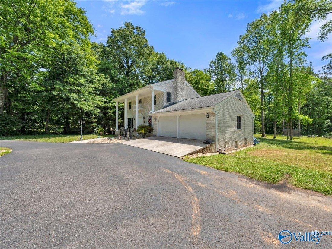 House in Guntersville, Alabama, United States 3 - 17854490