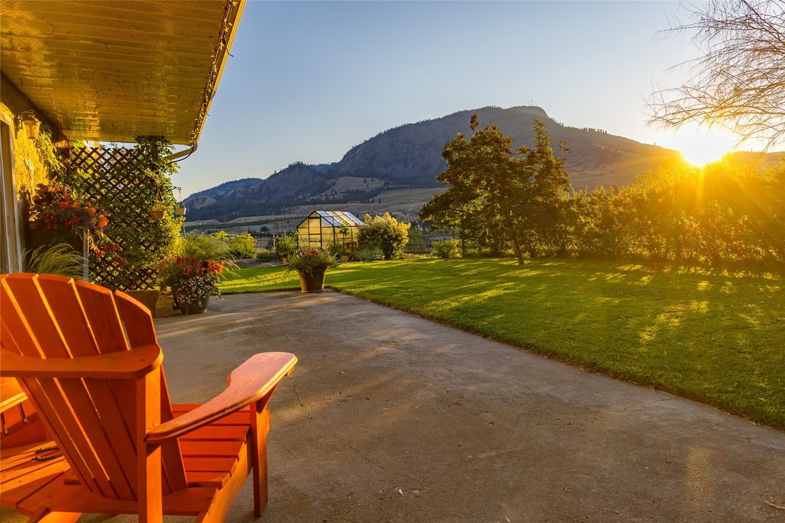 House in Kelowna, British Columbia, Canada 2 - 17855850