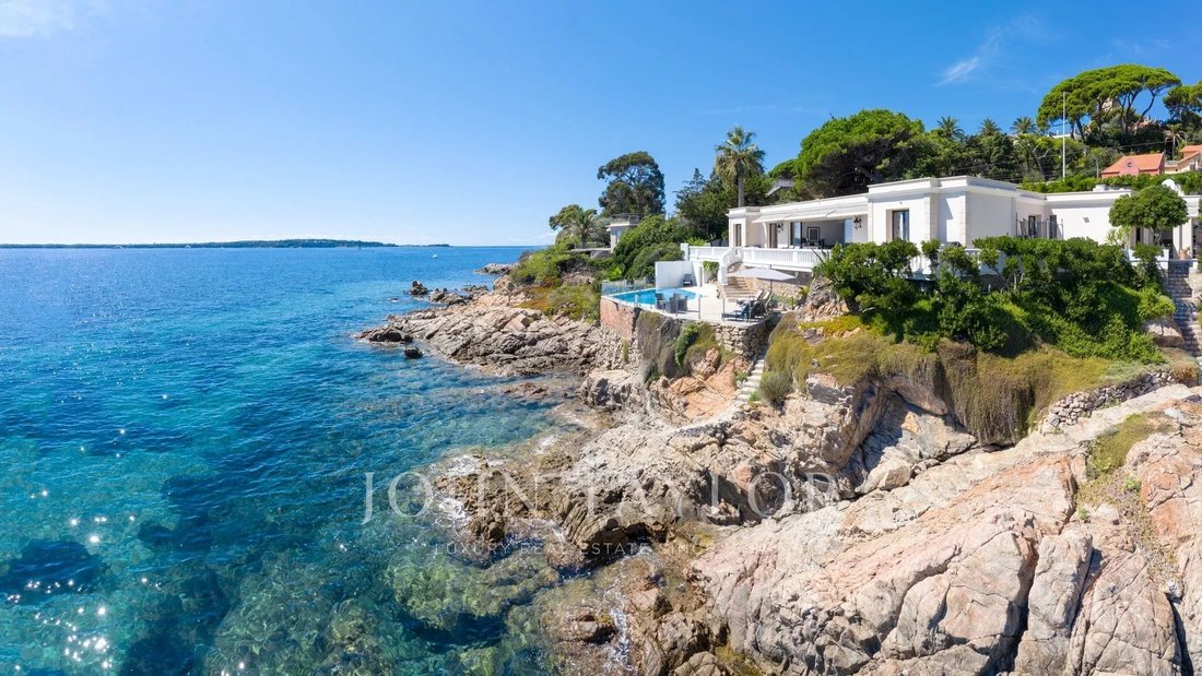 House in Cannes, Provence-Alpes-Côte d'Azur, France 1 - 17850345
