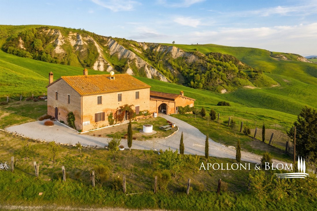 House in Asciano, Tuscany, Italy 2 - 17070527
