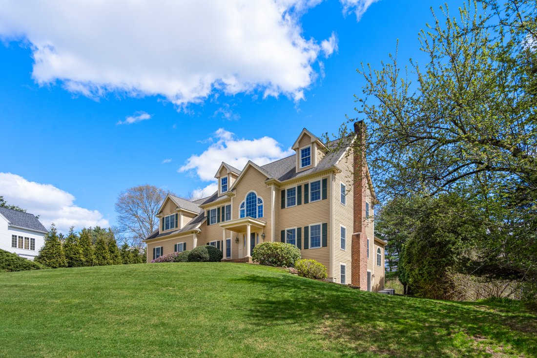 House in Wayland, Massachusetts, United States 2 - 17852897