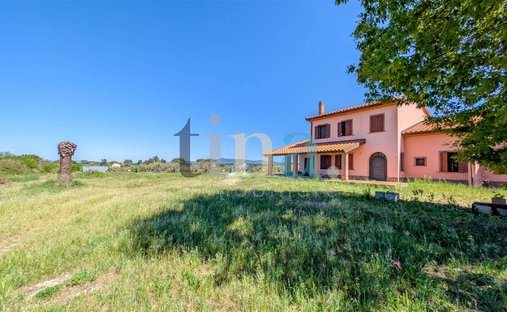 Villa in Cecina Centro, Cecina, Tuscany 1