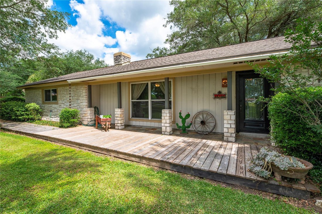 House in Alvin, Texas, United States 5 - 17855091