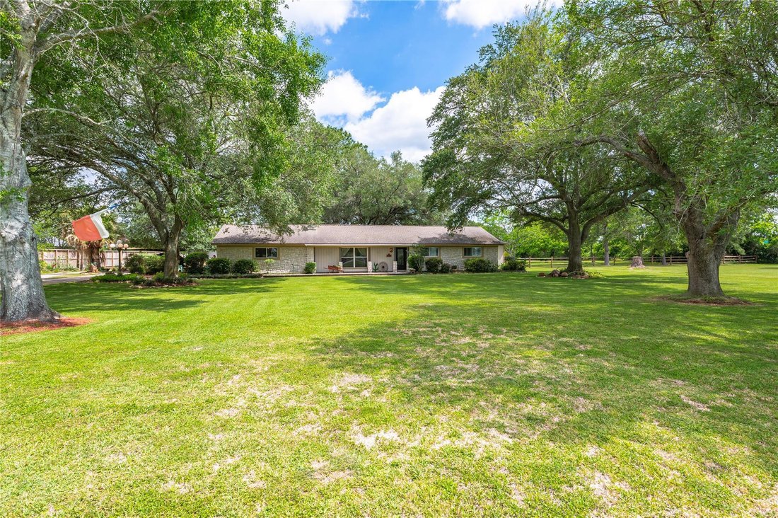 House in Alvin, Texas, United States 3 - 17855091