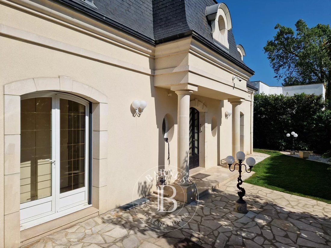 House in Le Petit Lac, Saint-Gratien, France 1 - 17853256