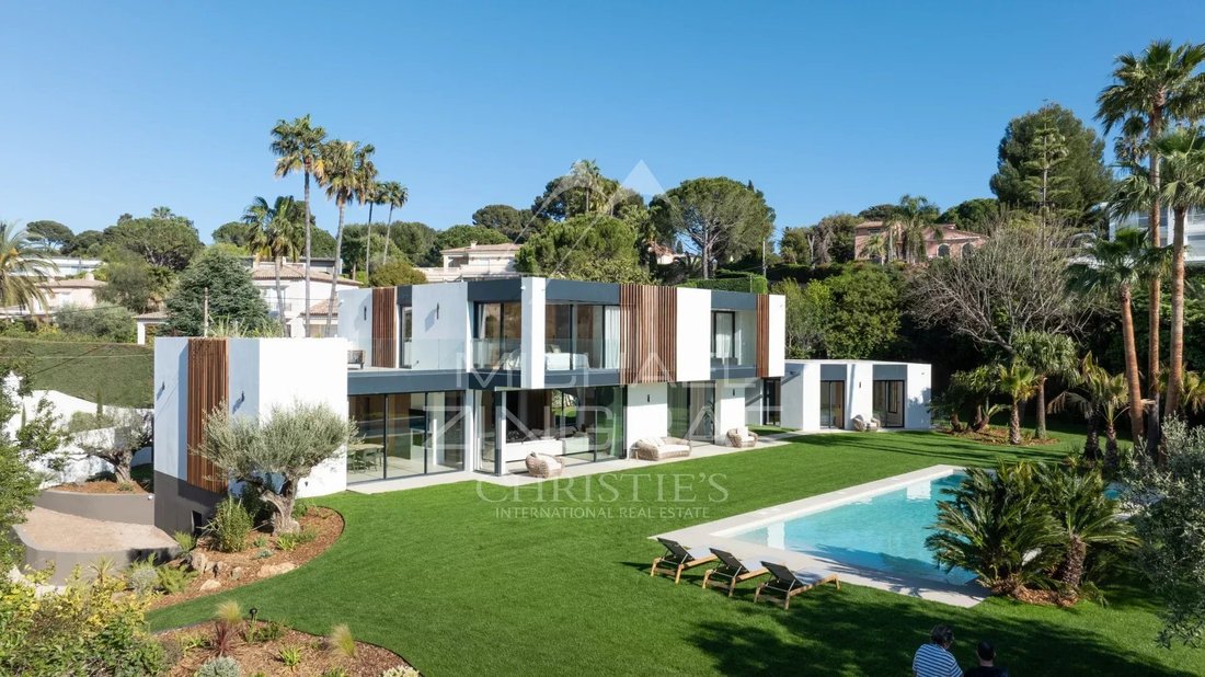 Villa in Antibes, Provence-Alpes-Côte d'Azur, France 2 - 17853225