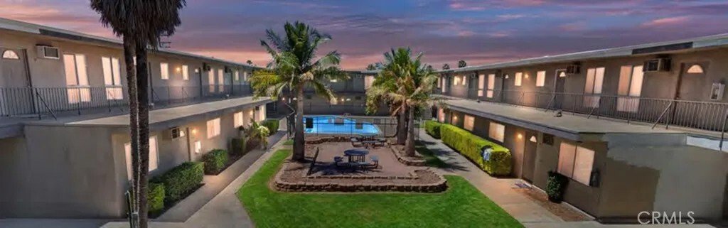 Riverside, California, United States 1 - 16895680