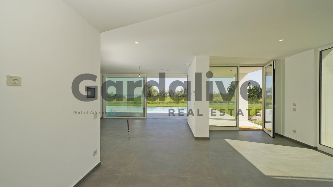 Villa in Manerba del Garda, Lombardy, Italy 3 - 17856558
