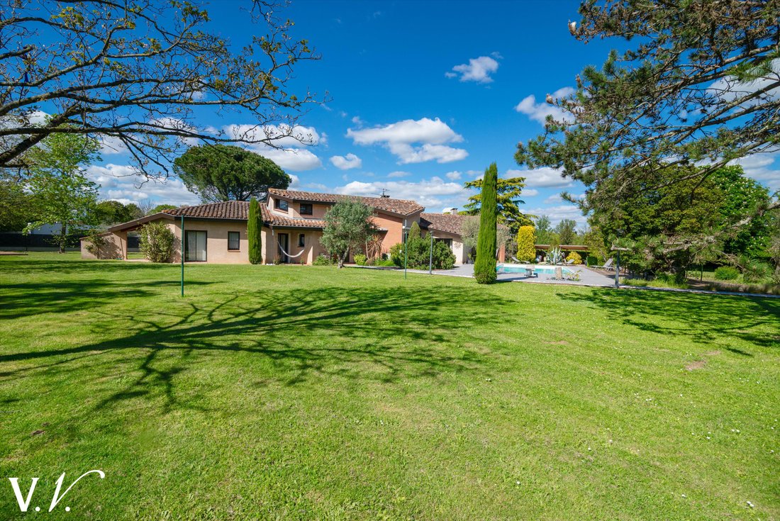 Estate in Saint-Jory, Occitania, France 1 - 17852597