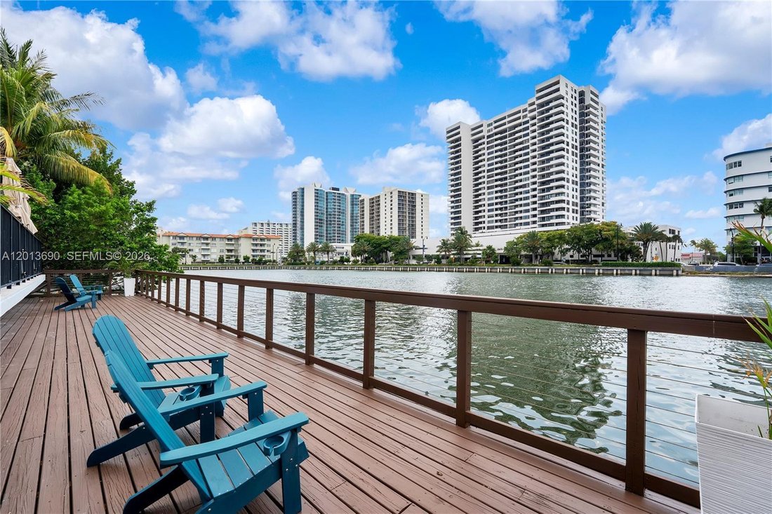 Condo in Miami Beach, Florida, United States 1 - 17852795