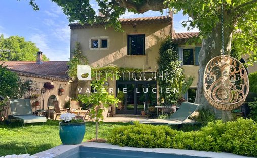Country House in Saint-Rémy-de-Provence, Provence-Alpes-Côte d'Azur, France 1