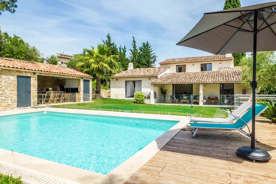 Villa in Mougins, Provence-Alpes-Côte d'Azur, France 1 - 17851634