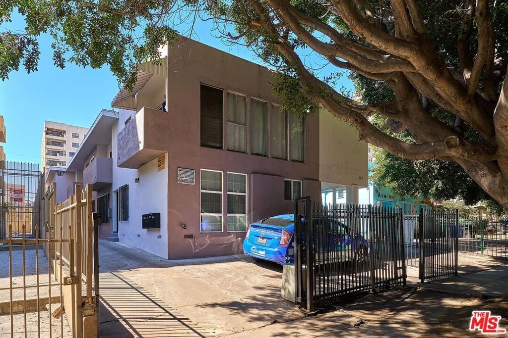 Los Angeles, California, United States 1 - 17854804