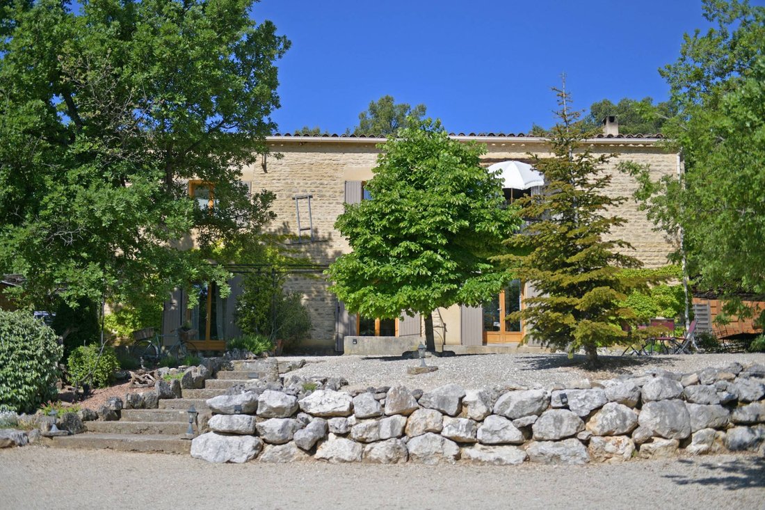House in Gordes, Provence-Alpes-Côte d'Azur, France 3 - 16886628