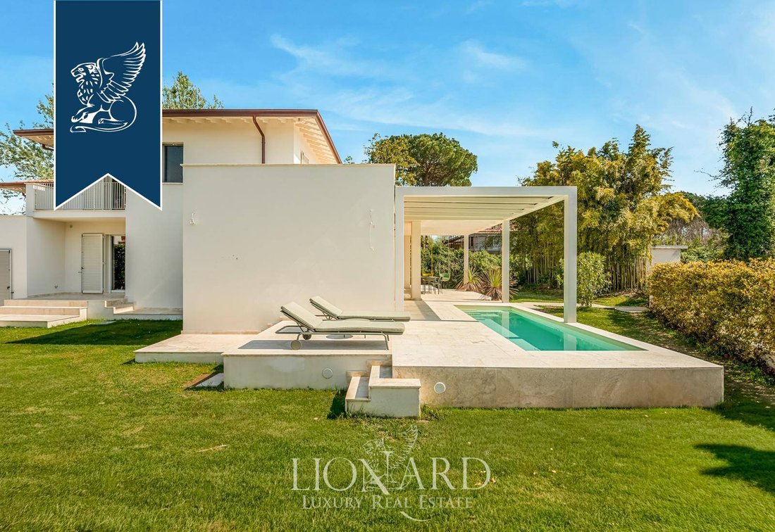 Villa in Caranna-Vaiana, Forte dei Marmi, Tuscany 3 - 17856474