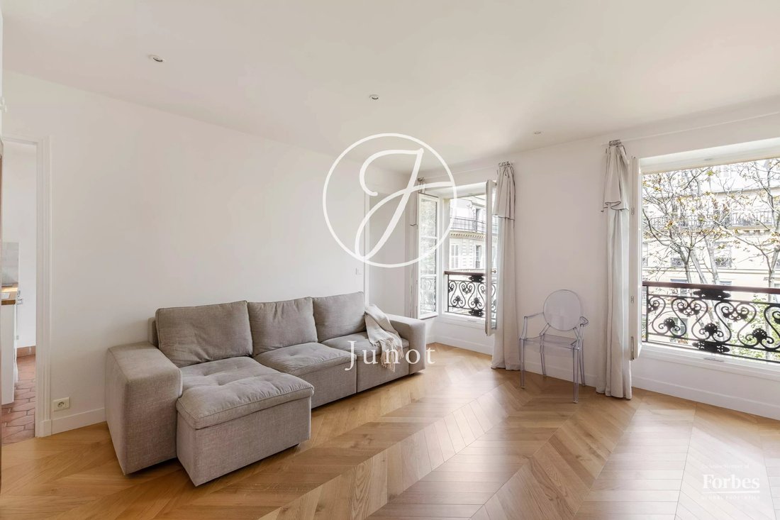 Apartment in Lorette-Martyrs, Paris 9e Arrondissement, Paris 2 - 17853186