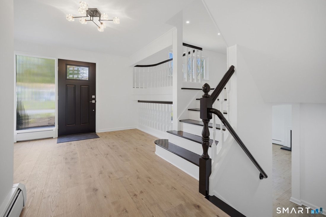 House in Bloomfield, Connecticut, United States 3 - 17855118