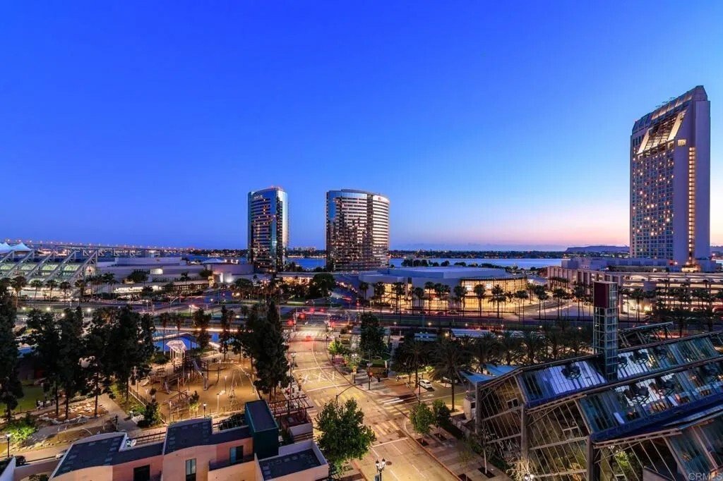 Condo in San Diego, California, United States 5 - 17855367