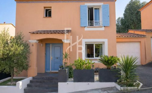 House in Croix des Gardes, Cannes, France 1