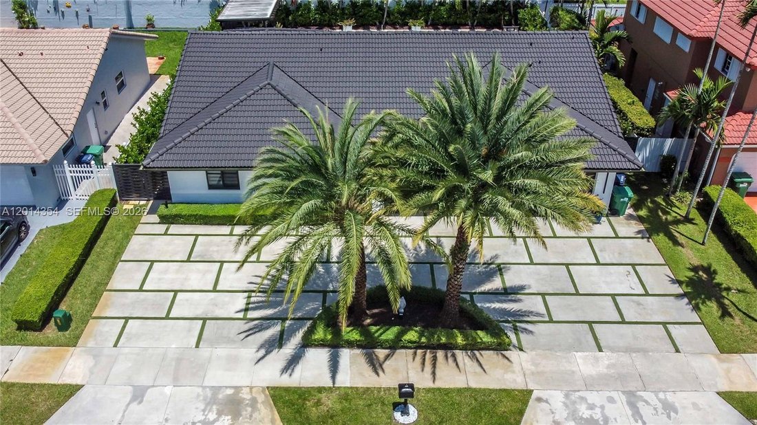 House in Miami, Florida, United States 4 - 17855211