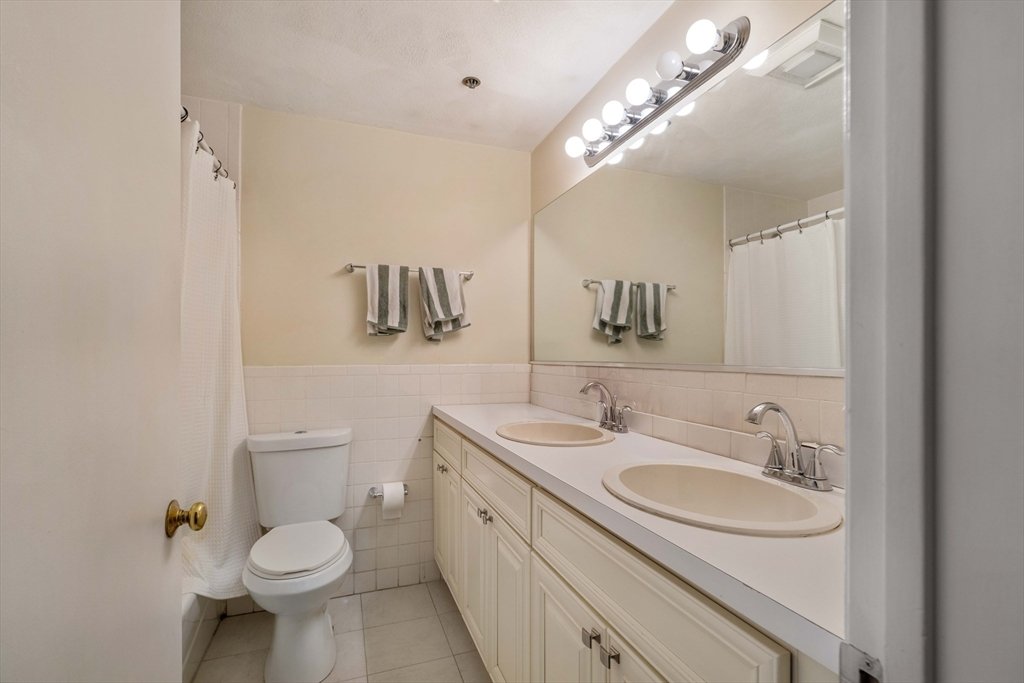 House in Boston, Massachusetts, United States 4 - 17852755