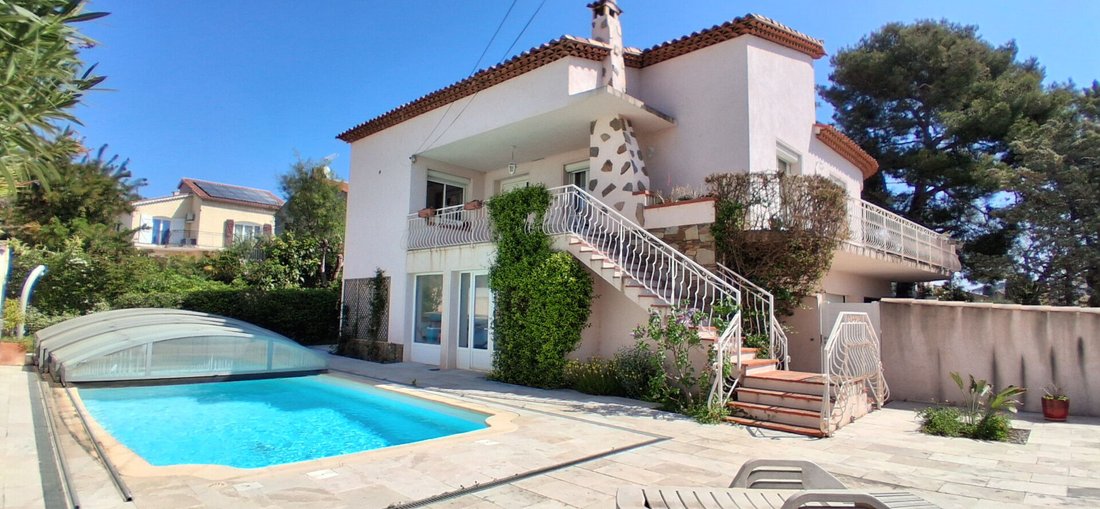 Villa in Six-Fours-les-Plages, Provence-Alpes-Côte d'Azur, France 1 - 17307971
