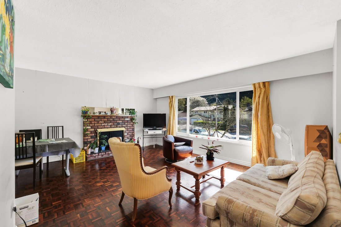 House in Squamish, British Columbia, Canada 5 - 17855887