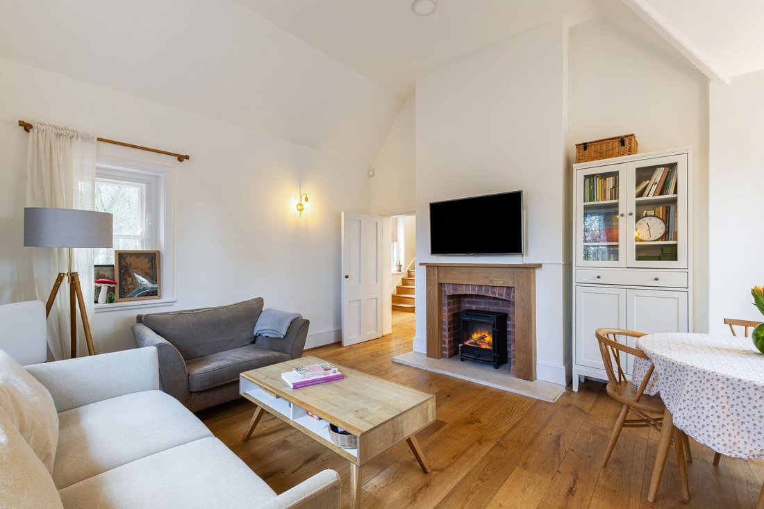 House in Sunninghill, England 4 - 17851604